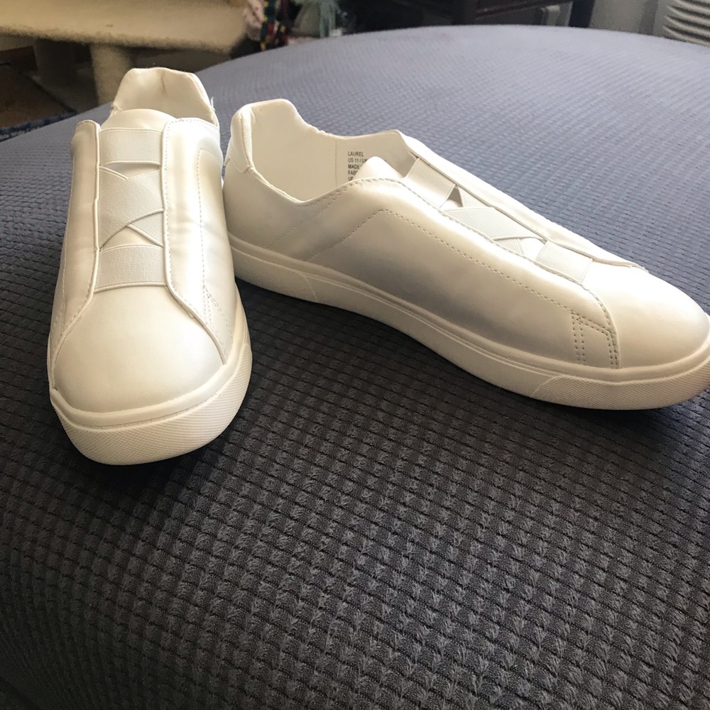Fabletics shoes size 11